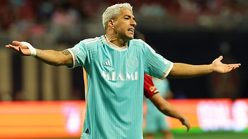 إنتر ميامي يمدد عقد سواريز
