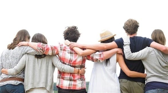 دراسة: الاحتضان يعالج الأمراض النفسية