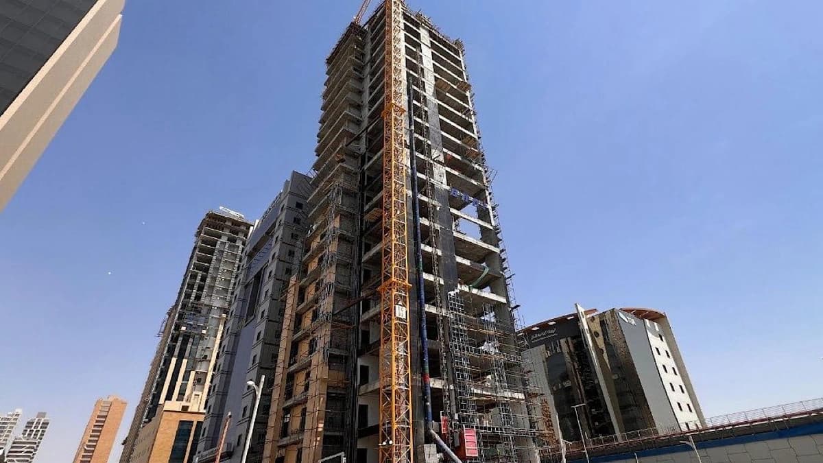 اقتراب اكتمال الهيكل الإنشائي لمشروع برج نايا بتصميم مستوحى من الطراز السلماني.. صور