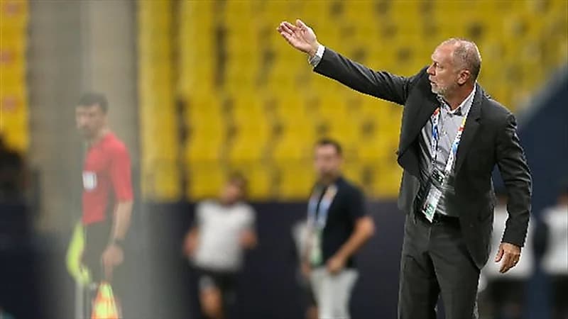 هاشم سرور يدافع عن مينيز:" سائق تاكسي ولم يأخذ فرصته " فتوى من جمهور منافس