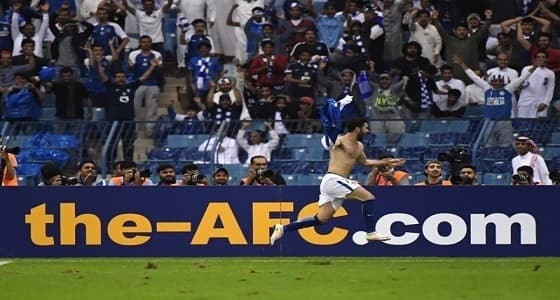 " فيفا " يشيد بنجم الهلال وهداف الدوري الإنجليزي