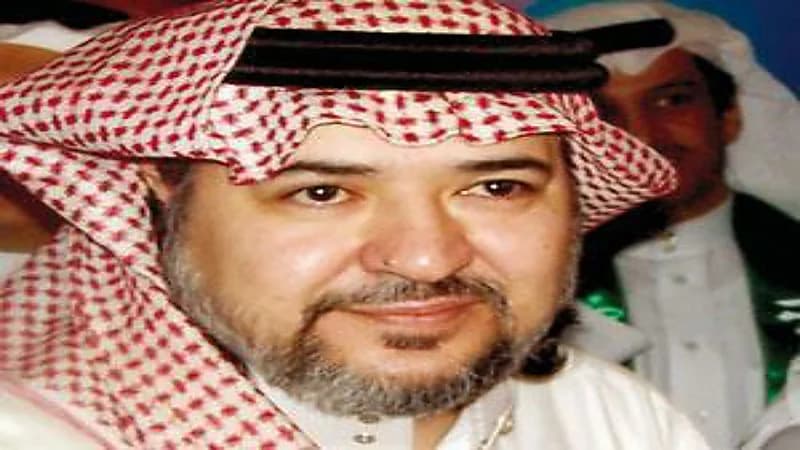 نجل الفنان خالد سامي ينفي شائعة وفاة والده