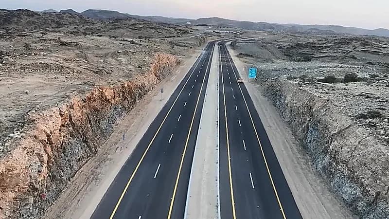 افتتاح الحركة المرورية في المرحلة الثالثة لطريق العقيق بلجرشي بالباحة