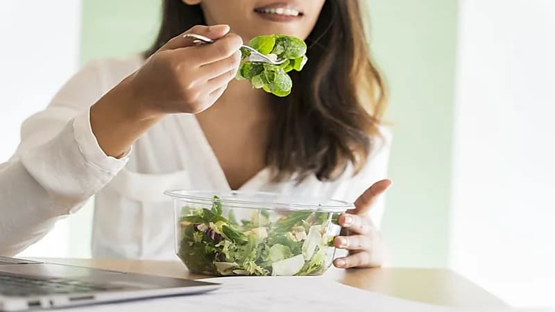 سبب زيادة الوزن السريعة بعد سن الأربعين