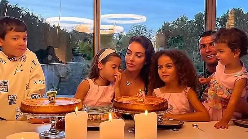 رسالة غامضة من جورجينا تشعل المنصات