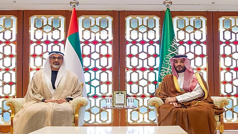 سمو ولي العهد يلتقي ولي عهد أبوظبي.. فيديو