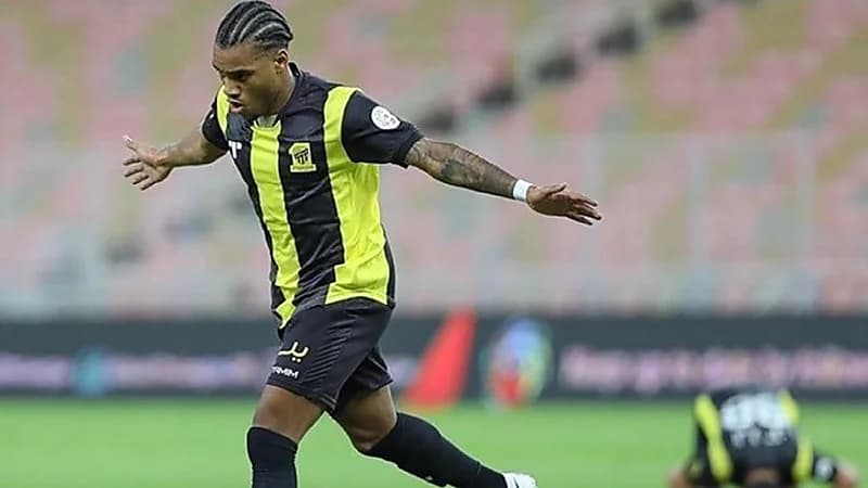 الدوري اليوناني يسعى لخطف نجم الاتحاد