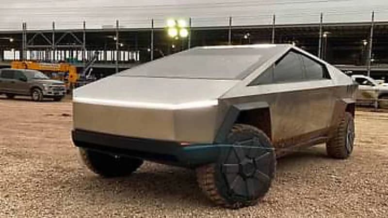 إيلون ماسك يواجه أزمة كبيرة من داخل أحد مصانع تسلا