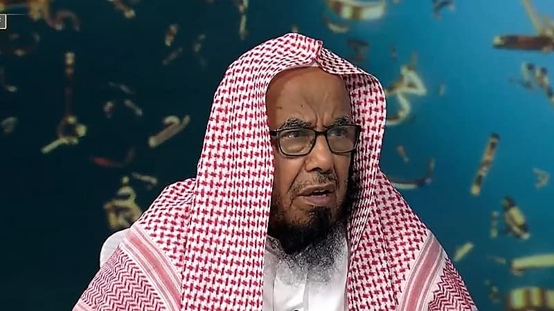 بالفيديو .. حكم الاغتسال بالماء المقروء عليه في دورات المياه