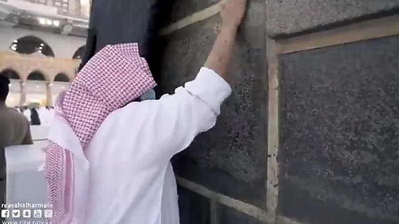 بالفيديو.. تطيب الكعبة المشرفة بأفخر أنواع العود