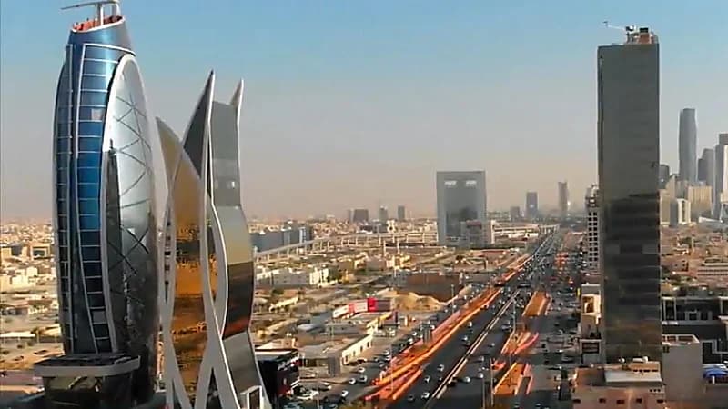 المغلوث: الإقامة المميزة ستفتح الأبواب لكل من يشكِّل قيمة مضافة للاقتصاد الوطني .. فيديو