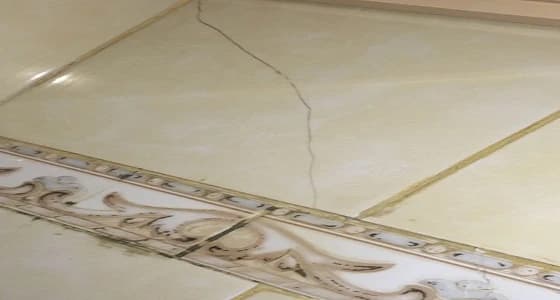 بالصور .. تفجير صخور يصيب منازل مواطنين بالتشقق في أحد رفيدة