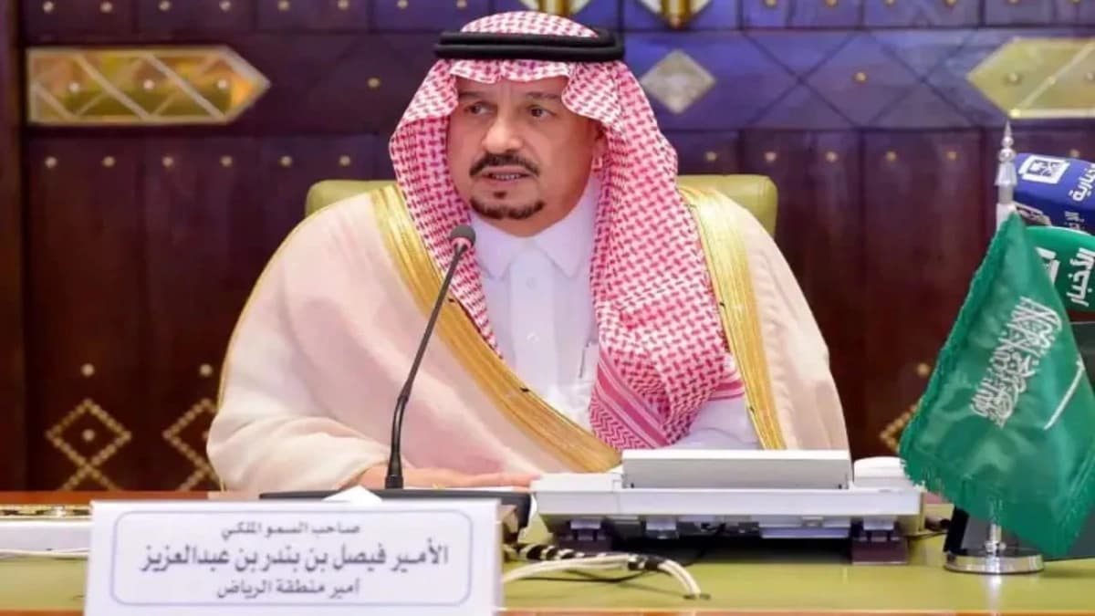 أمير الرياض يُعزي وزير التعليم في وفاة شقيقه