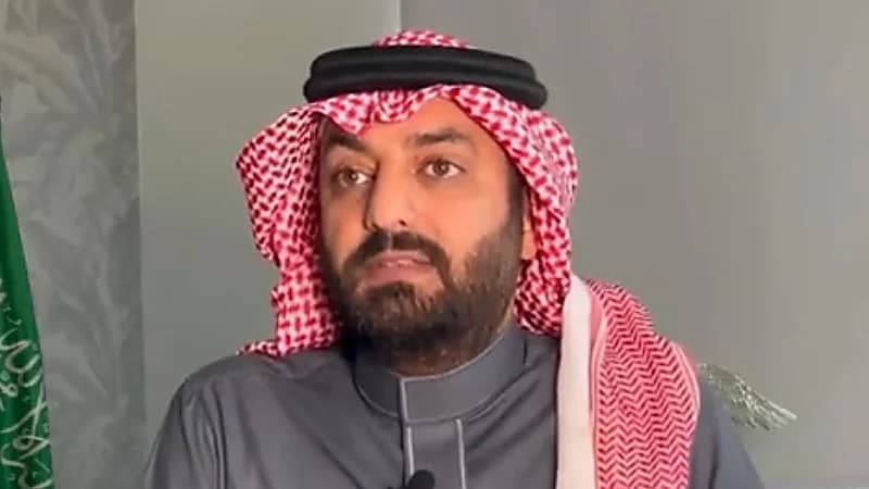 محامٍ: هتافات الجماهير على اللاعبين جريمة يحال صاحبها إلى المحكمة الجزائية (فيديو)