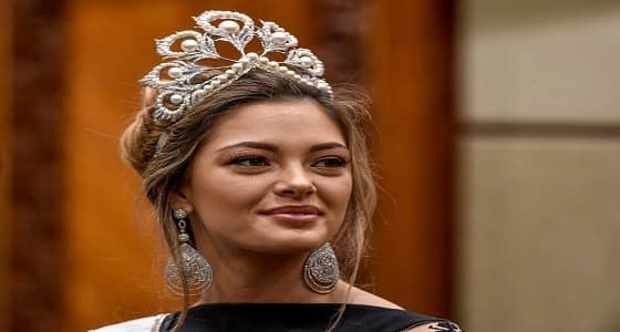 بالصور.. ملكة جمال الكون في حفل تتويج miss إندونيسيا