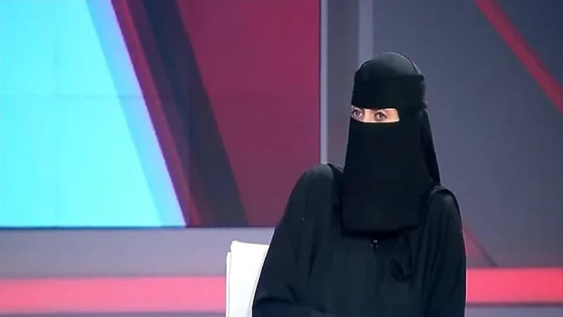 بالفيديو.. فتاة تنقذ شابين تعرضا لموقف صعب بسيارتهما الفارهة بالثمامة