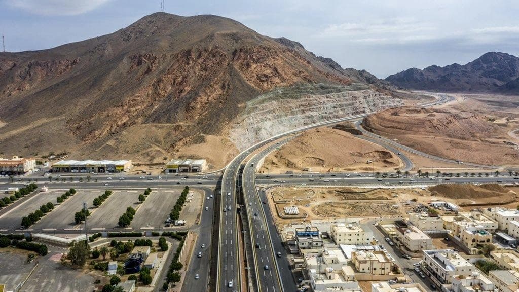 افتتاح حركة السير على تقاطع طريق الأمير نايف والملك خالد بالمدينة المنورة