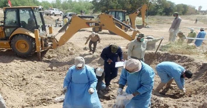 العثور على مقبرتين لأشخاص أعدمهم داعش في العراق