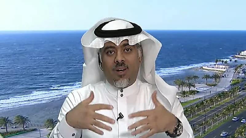 أحدهما يٌفقد النظر للأبد .. استشاري يوضح الفرق بين الماء الأزرق والأبيض على العين (فيديو)