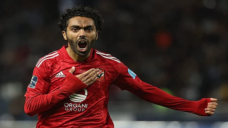 الشحات يثير التكهنات بشأن مستقبله مع الأهلي المصري