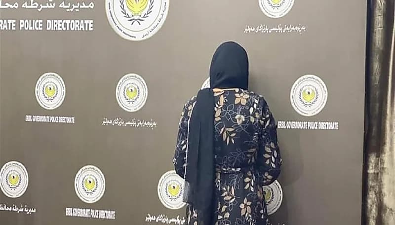 امرأة تقتل زوجها بـ " المطرقة " وتحرق جثته داخل الحمام