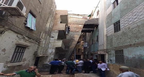 بالصور| بناية تميل على أخرى في مصر مجددًا وسقوط ضحايا