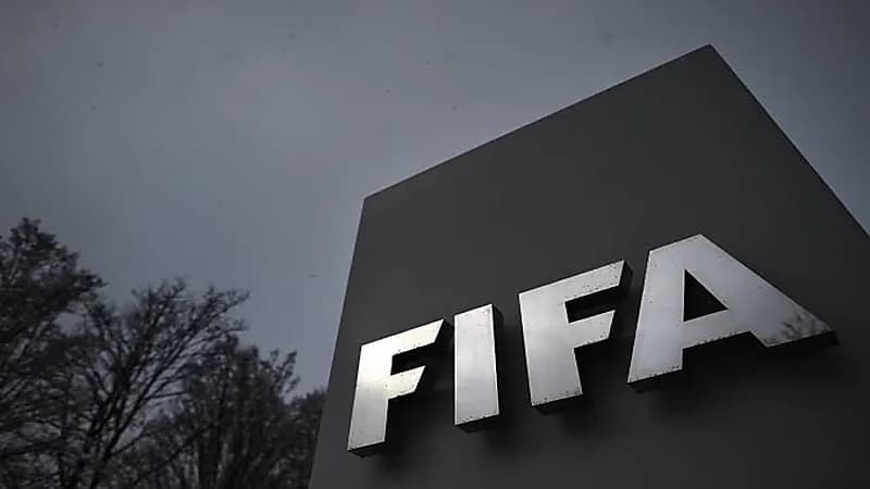 "فيفا" يتلقى اتهامات بتعريض صحة اللاعبين للخطر