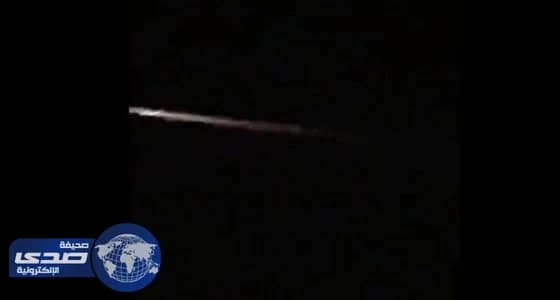 بالفيديو.. نيزك كبير يخترق الغلاف الغازي يظهر في الإمارات