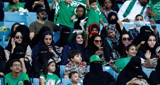 استحداث وظائف نسائية بالملاعب مع بداية دخول العائلات للمباريات