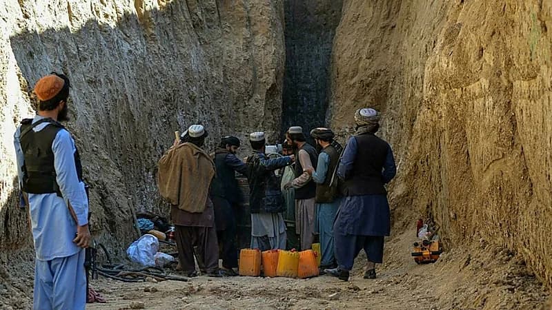 وفاة الطفل الأفغاني "حيدر" بعد 4 أيام من سقوطه في البئر