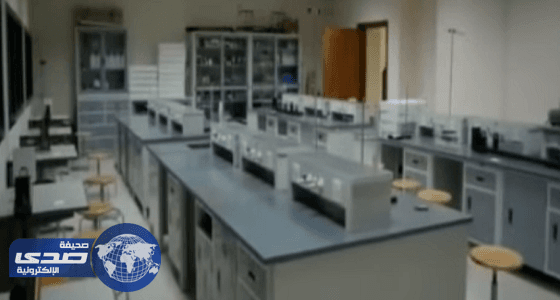 بالفيديو.. والد طالبة إصيبت في معمل كيميائي: وزير التعليم يماطل في علاجها