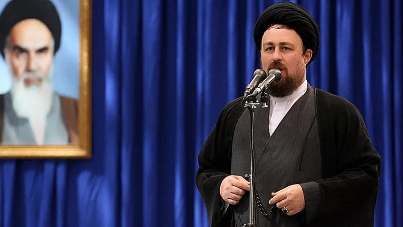 حفيد الخميني يقف في صف المحتجين