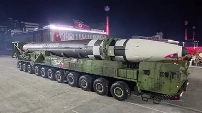 جنرال سابق يحذر من صراع عسكري باستخدام أسلحة نووية