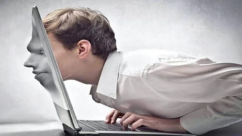 بالفيديو .. مستشارة : العلاقات الافتراضية بعضها سيئة وبها تفاخر