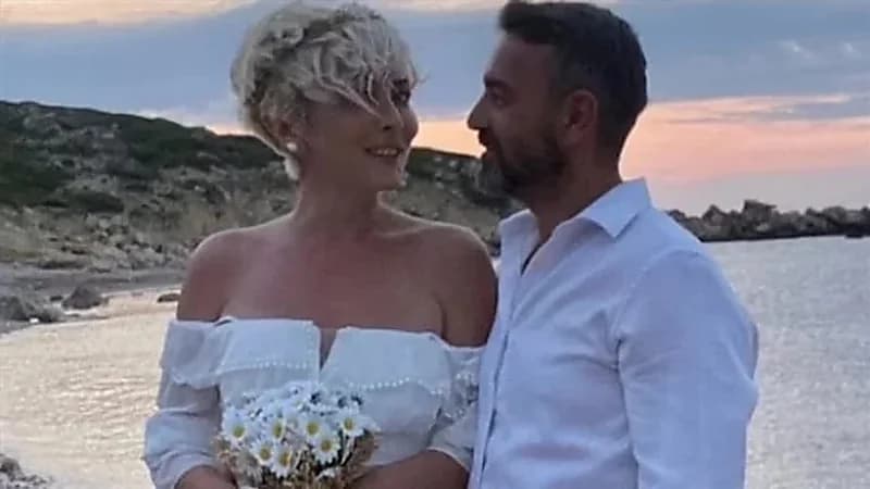 شاب يتخلص من فتاة أثناء احتفالهما بخطبتهما