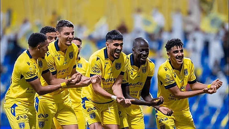 كوزمين ويوردانيسكو مرشحان لقيادة التعاون