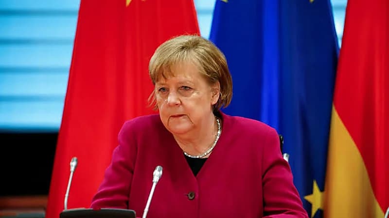 أنجيلا ميركل تتعرض للسرقة أثناء التسوق