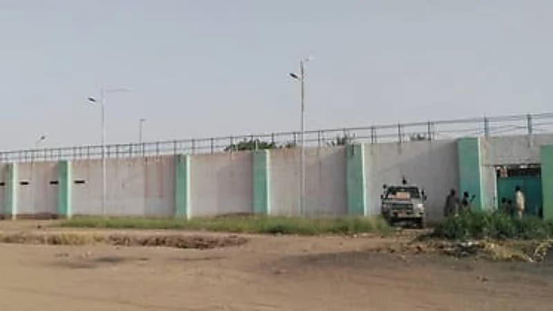شاهد.. معتقل سوداني بسجن كوبر يروي التفاصيل الكاملة لهروب السجناء