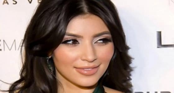 كيم كارداشيان ترزق بطفلتها الثالثة