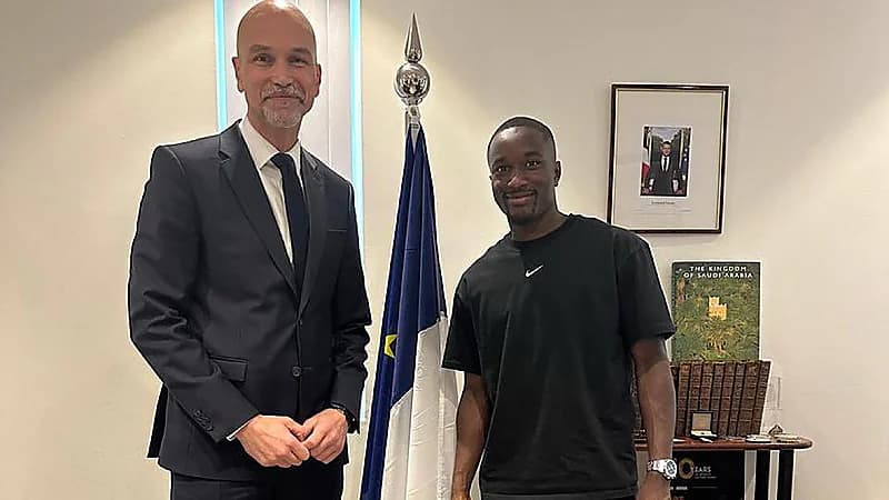 القنصل الفرنسي في جدة يستقبل محترف الإتحاد