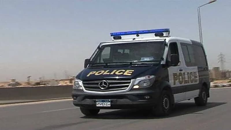 أشخاص ينتحلون صفة فريق أمني يحقق في جريمة قتل
