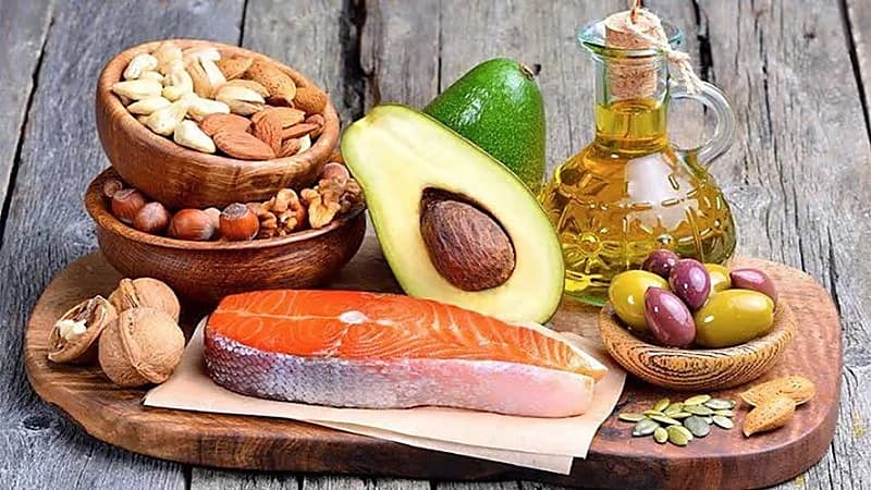 الغذاء والدواء تحذر من استهلاك الدهون بكميات كبيرة