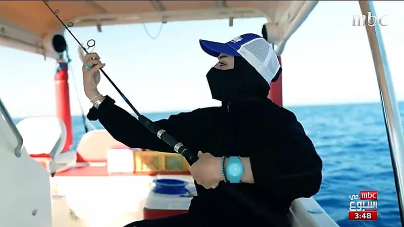 الصيادة أنوار: سعودية جعلت الصيد حرفة نسائية من قلب البحر.. فيديو