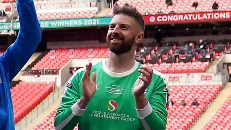 لاعب كرة قدم إنجليزي يغتصب امرأة أثناء نومها وينشر صورها عارية