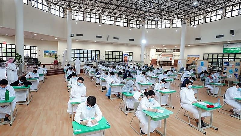 آلية الاختبارات البديلة للطلاب المتغيبين عن اختبارات نهاية الفصول