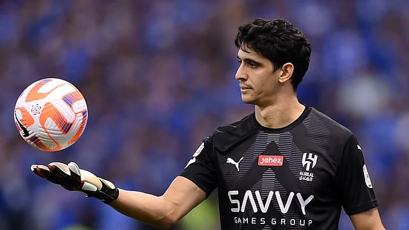 الإعلام الإسباني ينتقد حرمان بونو من جائزة الأفضل