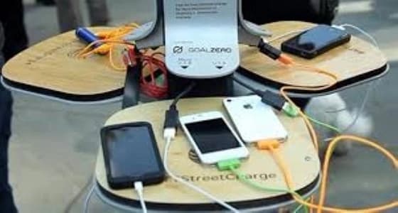 شحن الهواتف في الأماكن العامة تعرض بيانات الهاتف للخطر