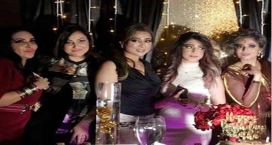 بالصور.. احتفال شيماء سبت بشقيقتها في عيد ميلادها