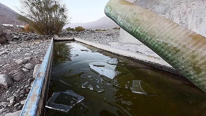 تجمد المياه في الاماكن المفتوحة بتبوك .. صور