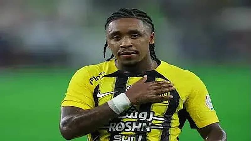 بيرجوين يحتفل بلقب الدوري برفقة عائلته بعد فوز الاتحاد على ضمك.. فيديو